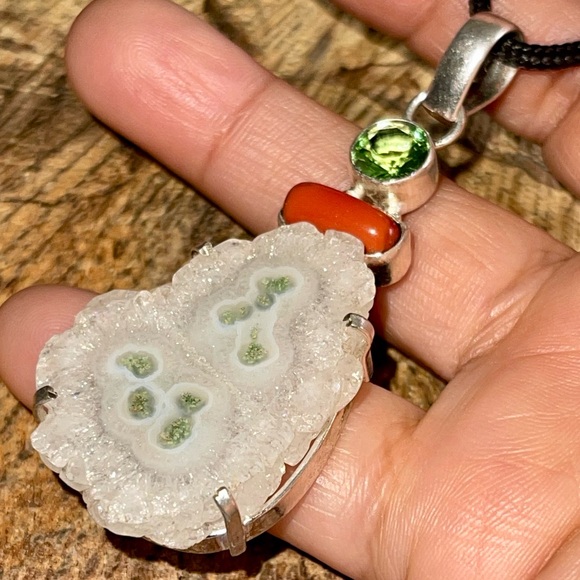 Solar Quartz Pendant 2 7/8” - Picture 3 of 15